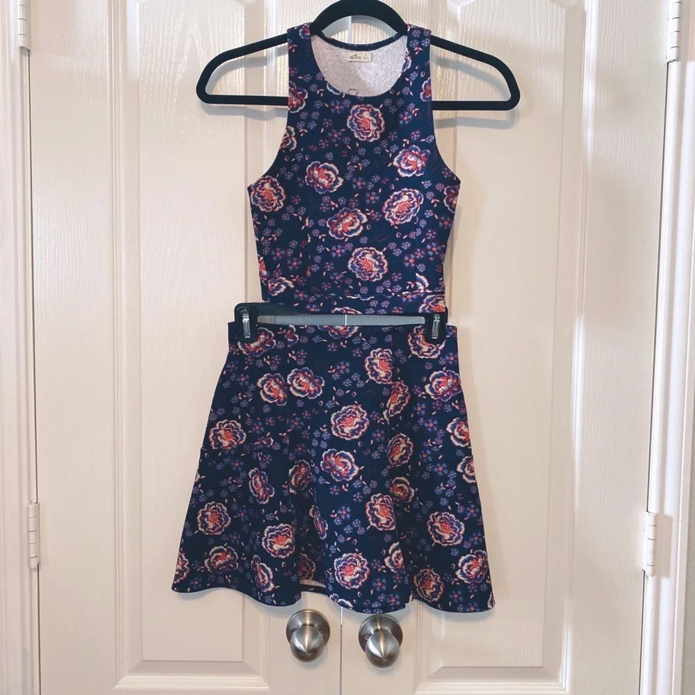 Hollister Matching Set sleeveless cropped top and skirt size XS